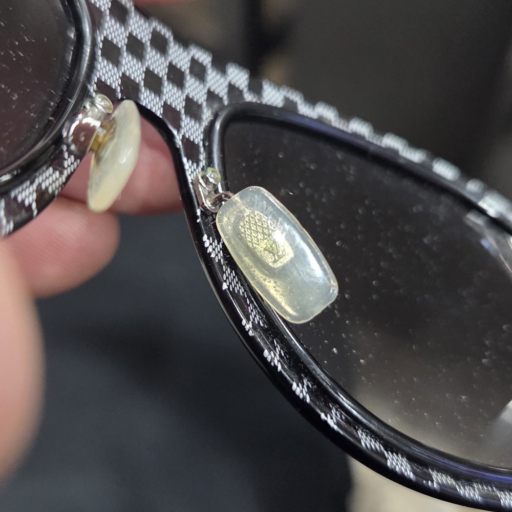 Louis Vuitton Damier print Sunglasses - Picture 8 of 9